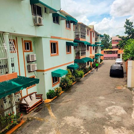 Apartahotel Dona Reyna Alojamientos En Santo Domingo A 5 Min De Aeropuerto Internacional Las Americas El Higo Eksteriør bilde