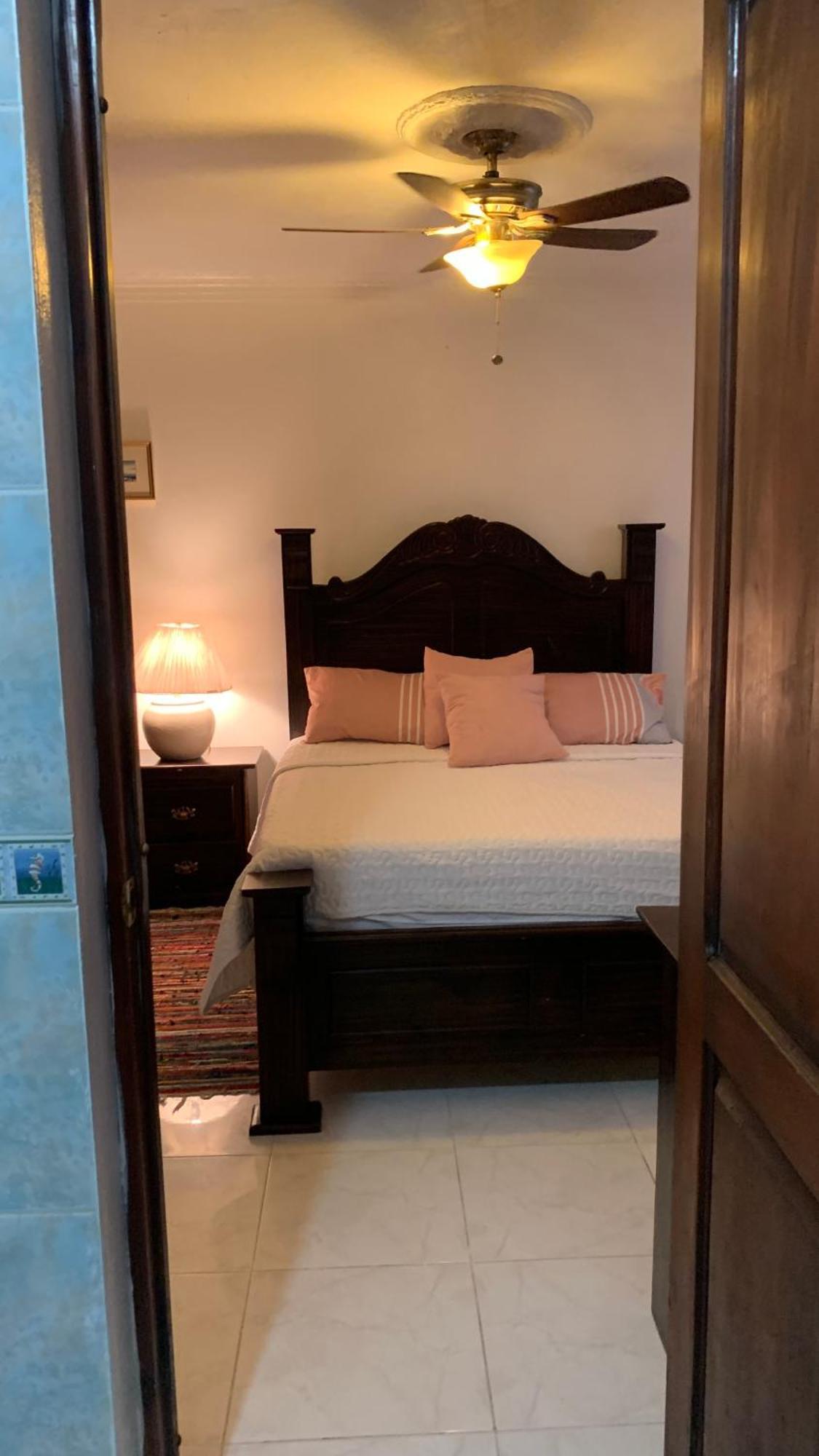 Apartahotel Dona Reyna Alojamientos En Santo Domingo A 5 Min De Aeropuerto Internacional Las Americas El Higo Eksteriør bilde