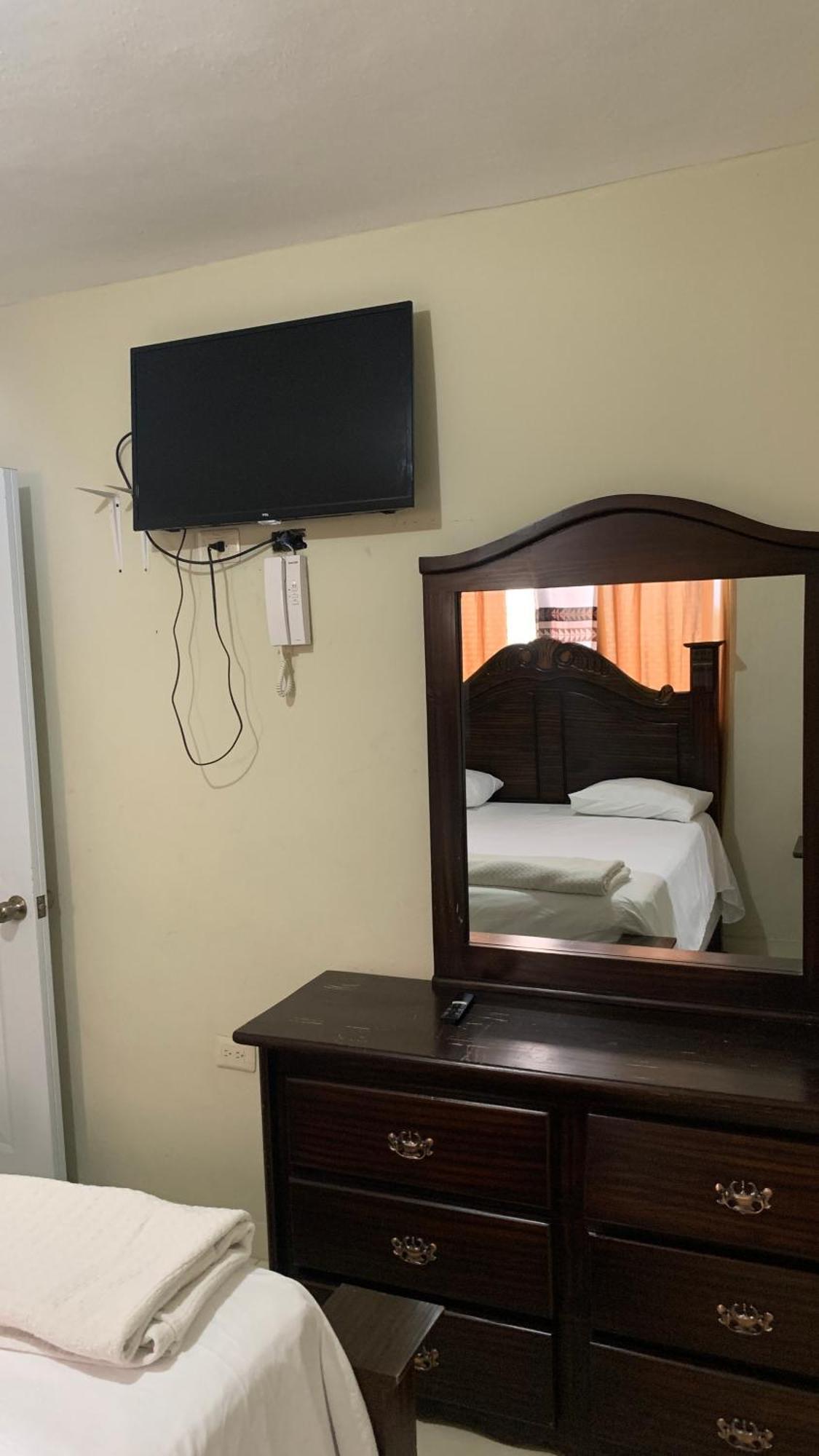 Apartahotel Dona Reyna Alojamientos En Santo Domingo A 5 Min De Aeropuerto Internacional Las Americas El Higo Eksteriør bilde